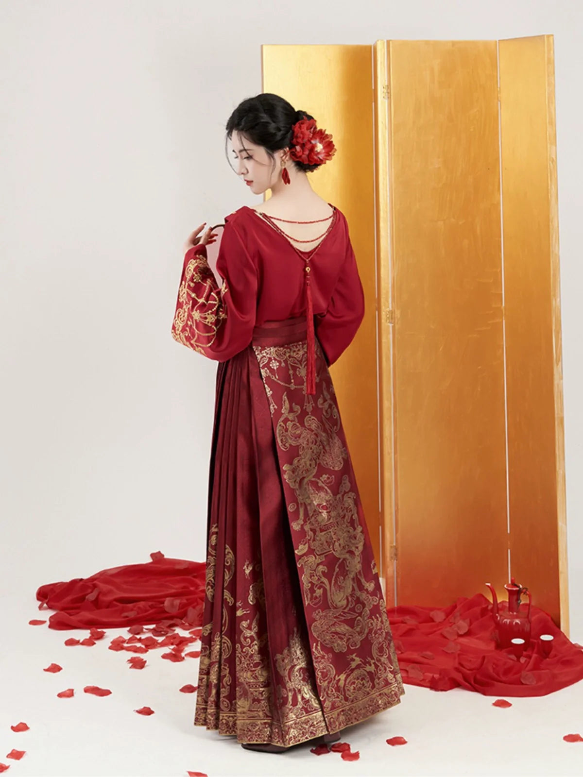 Ming Dynasty Wedding Hanfu Set & Mamian Skirt | Zhulian 珠联璧合