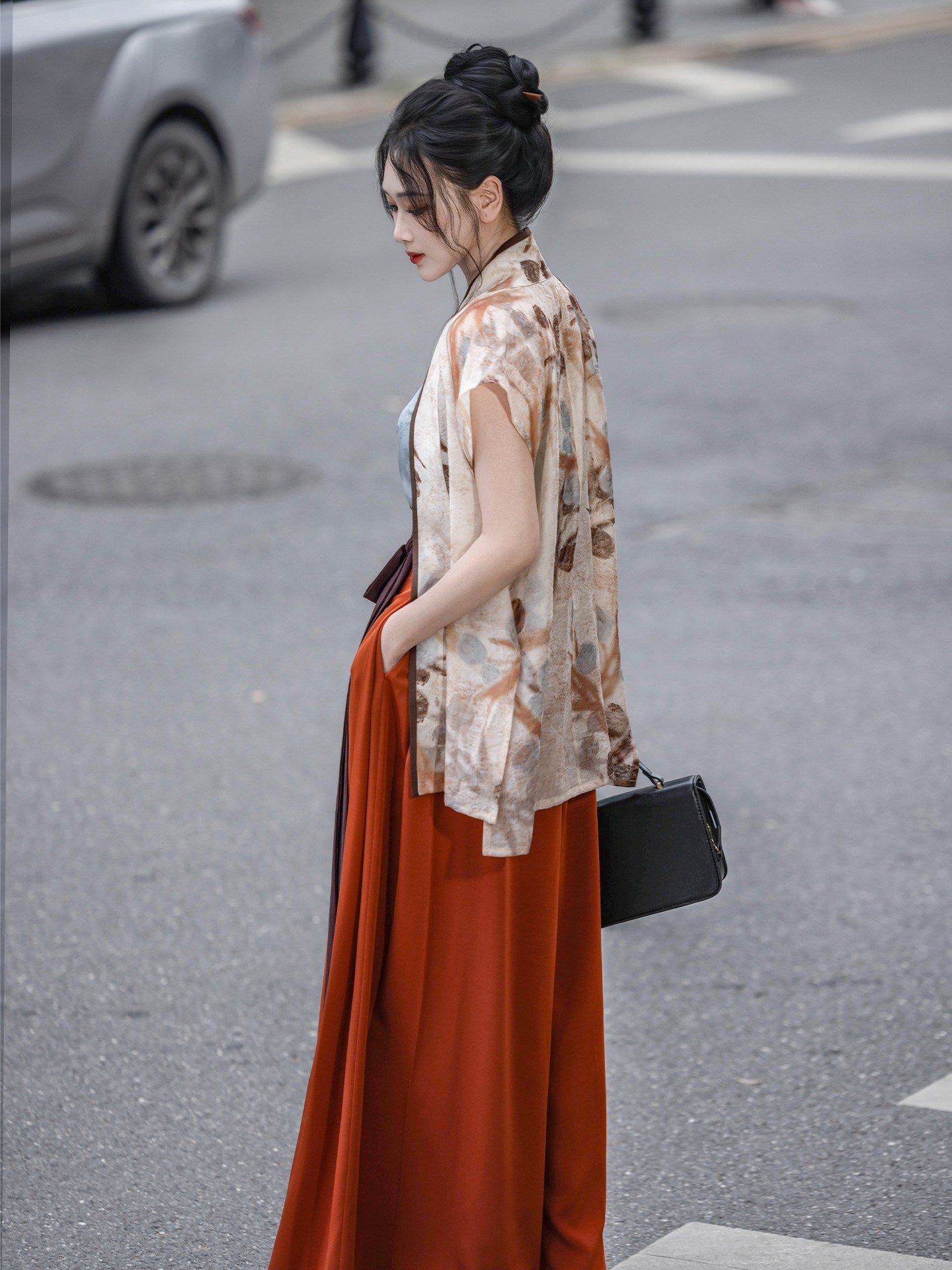 Song Dynasty Modern Hanfu Winged Sleeve Top or Sleeveless Vest - Withered Flowers 枯木生花 (Preorder)