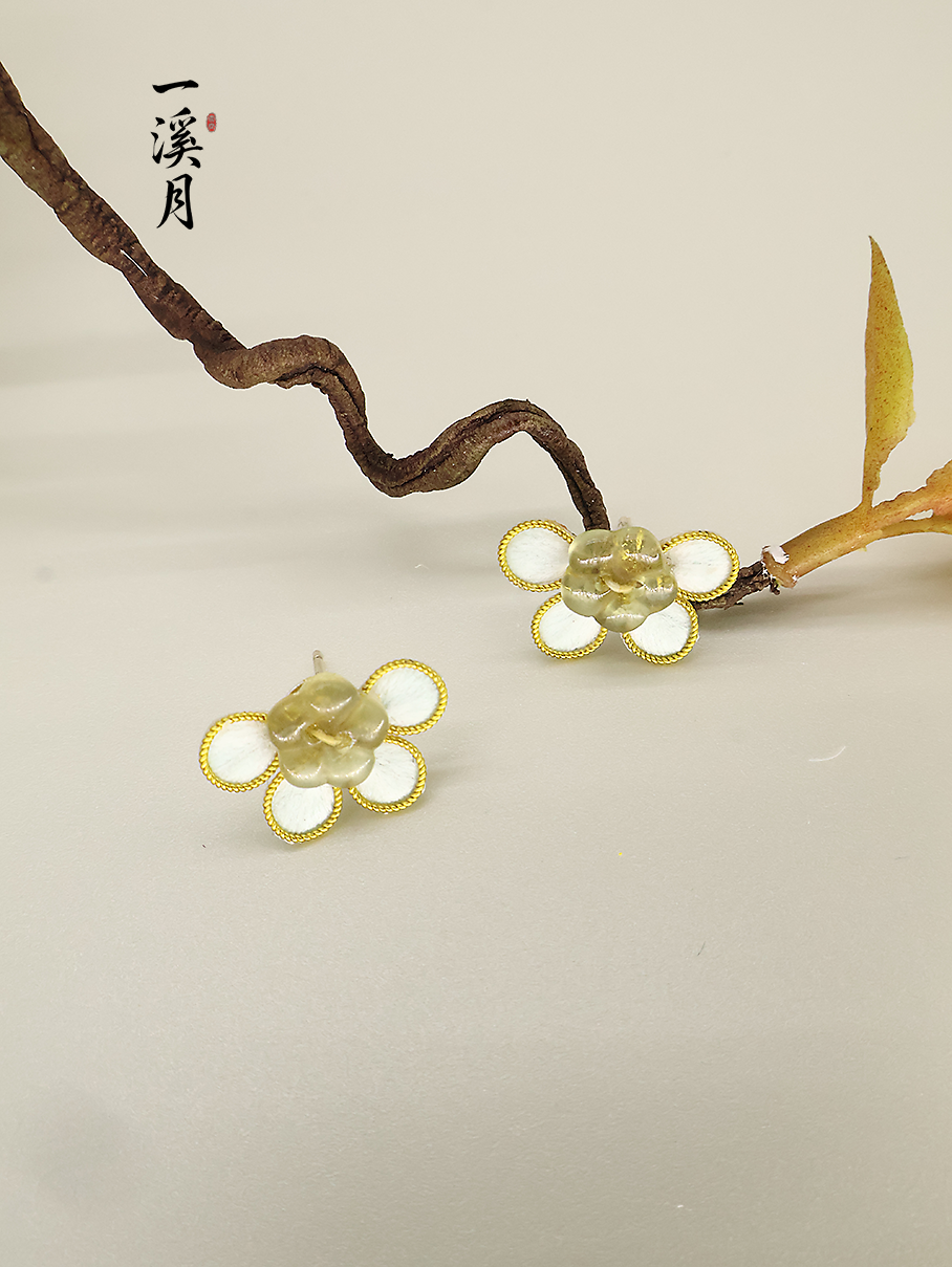 Velvet Flower Plum Blossom Heart Stud Earrings | Qipao Jewelry