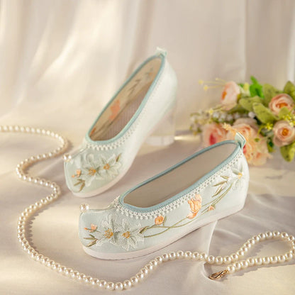 Gardenia - Embroidered Chinese Hanfu Shoes