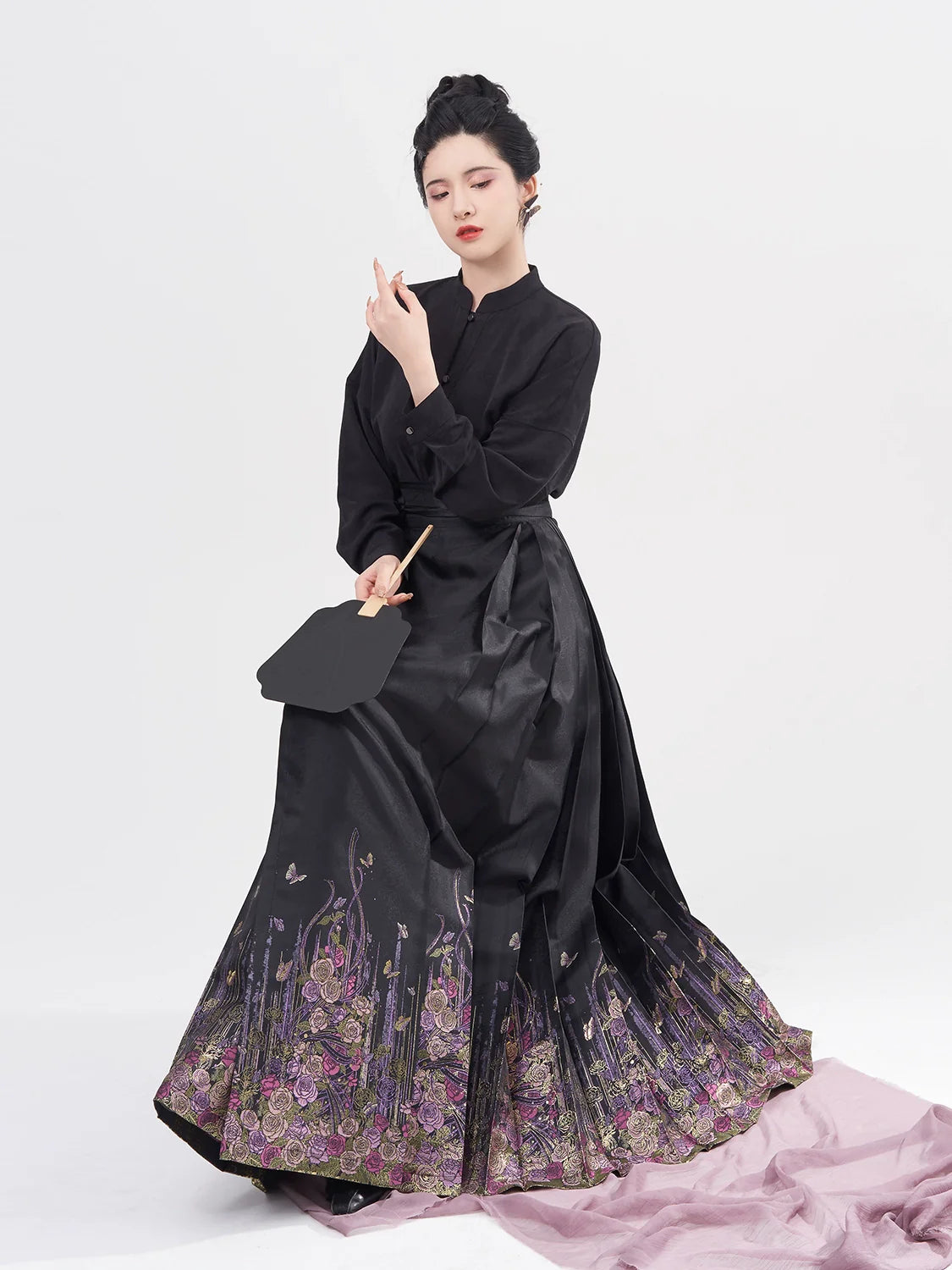 Chinese Blouse & Mamian Skirt Outfit | Huajian 花涧