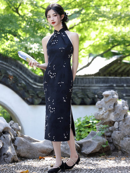 Sleeveless Halter Neck Midi Cheongsam | White Daisies