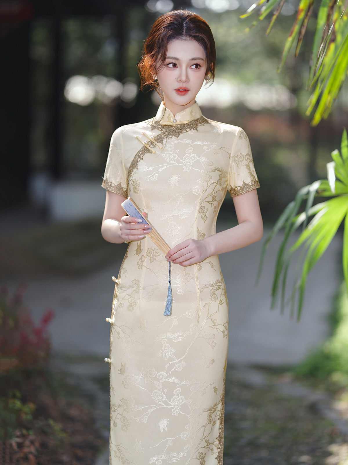 Short Sleeve Long Slit Qipao | Champagne