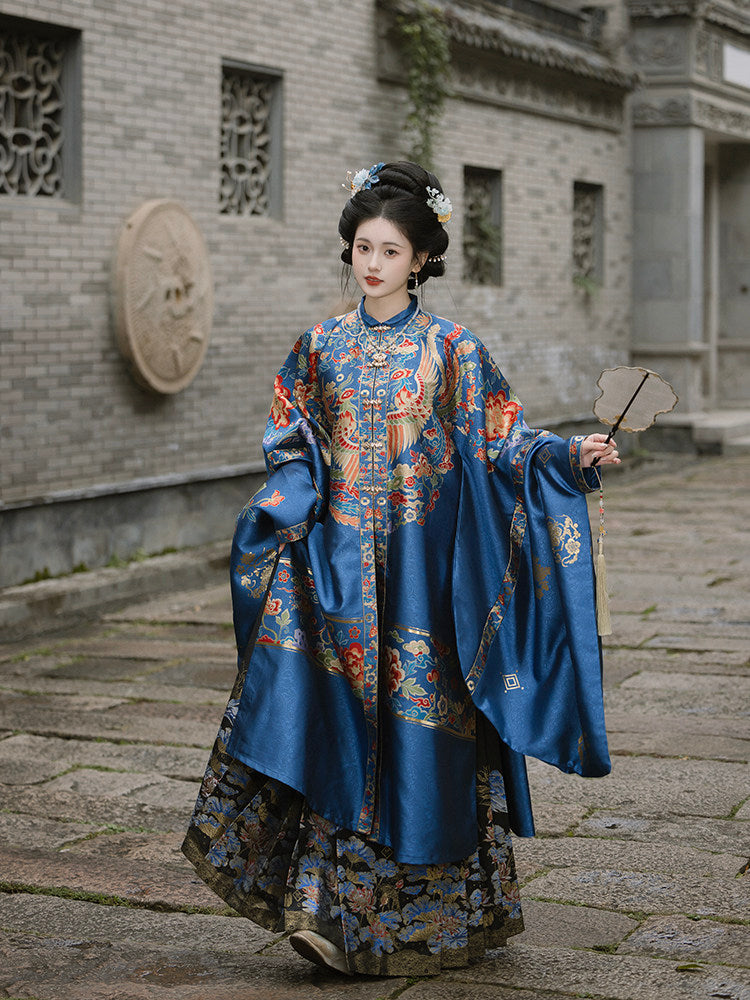 Ming Dynasty Bridal Hanfu Set with Robe & Mamian Skirt | Fengxia 凤霞