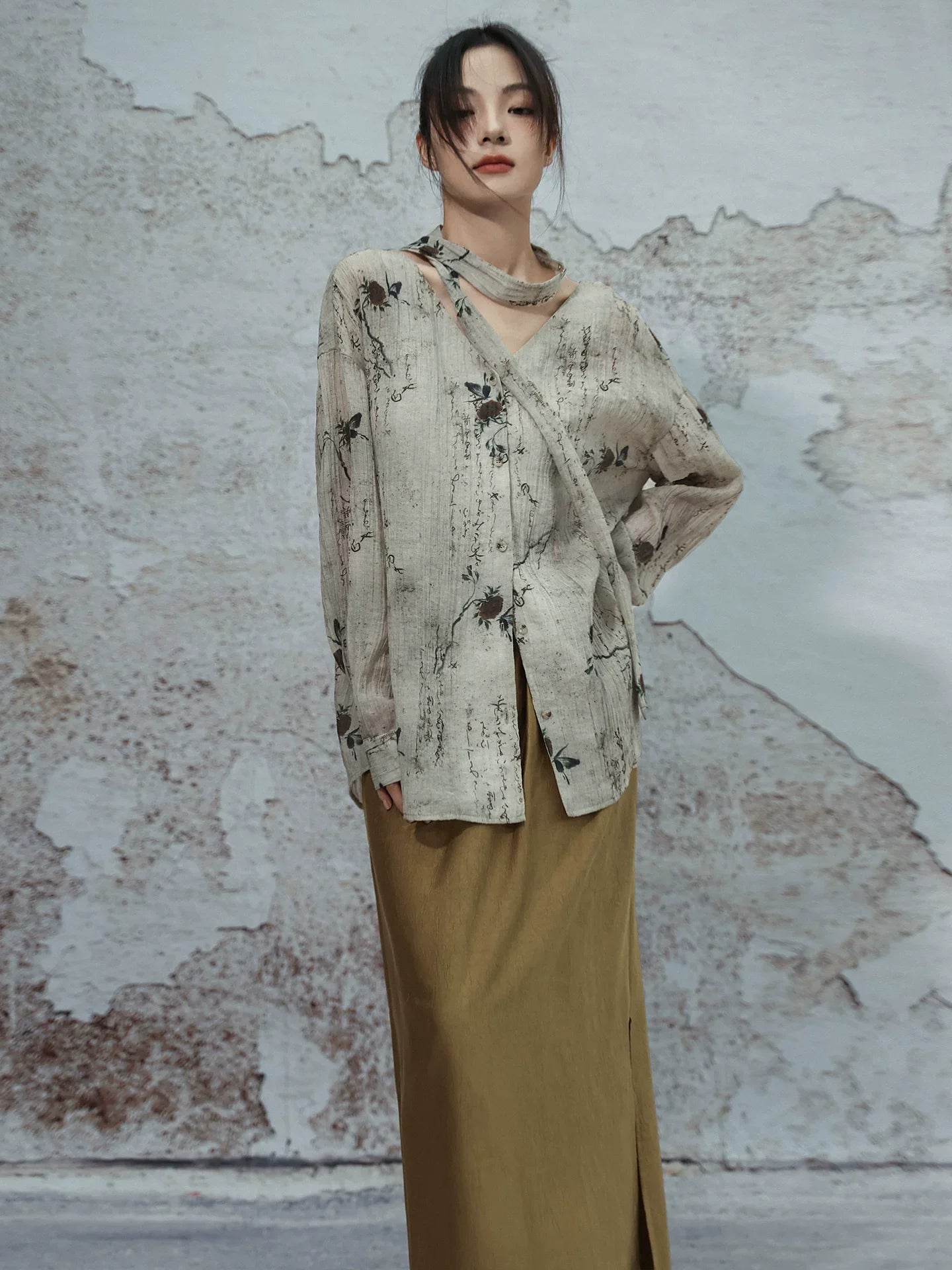 New Chinese Style Vintage Ink Butterfly Shadow V-Neck Shirt