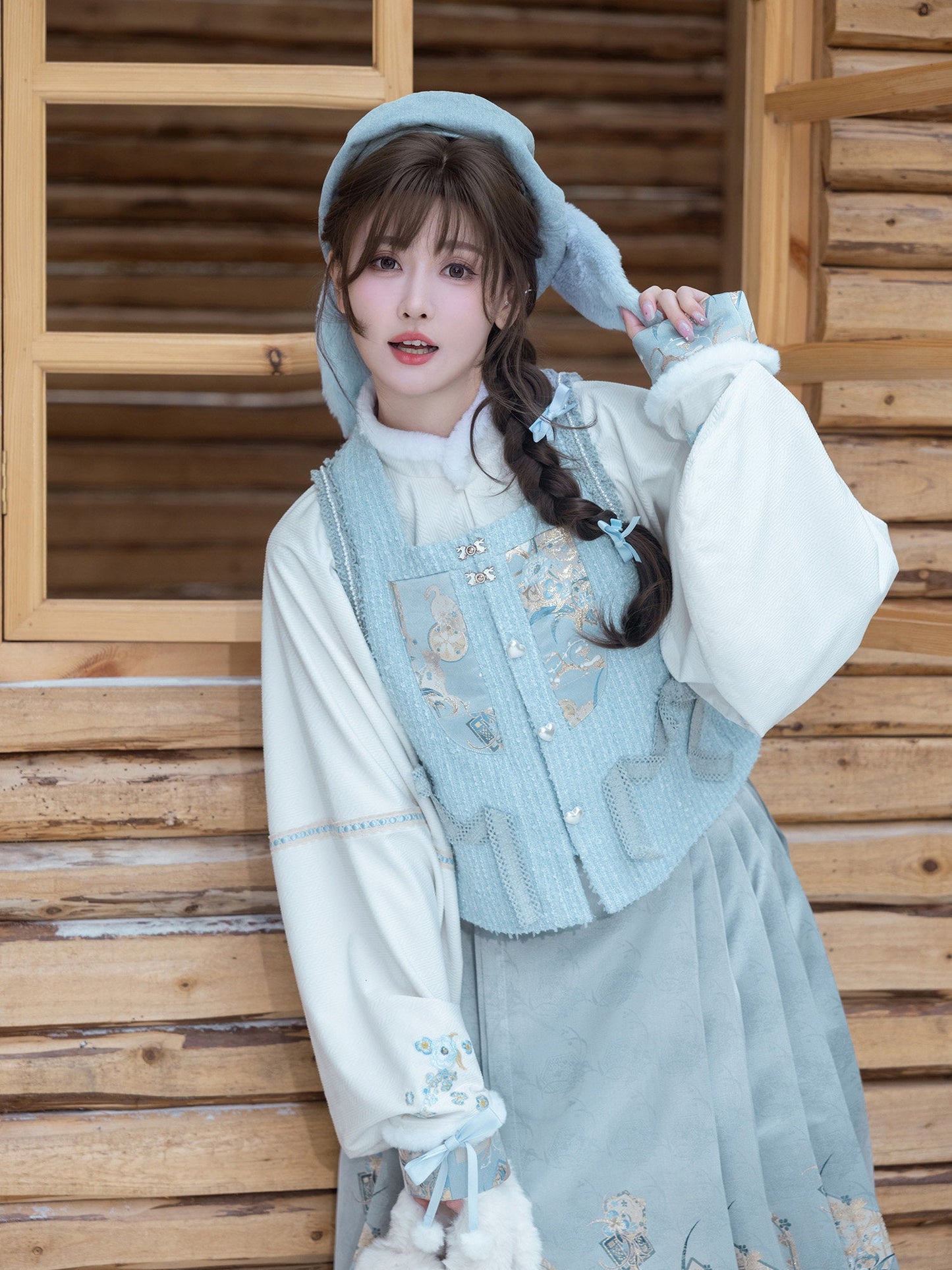 Ming Dynasty Modern Hanfu Bijia and Mamianqun - Sea Salt Cream 海盐奶霜