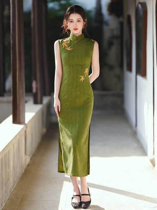 Sleeveless Olive Midi Cheongsam | Golden Leaves