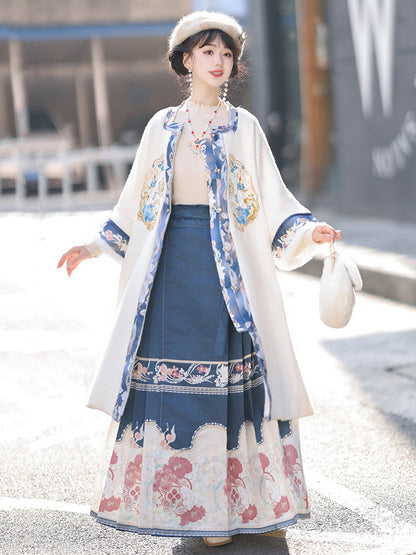 Ming Dynasty Embroidered Fleece Robe & Mamian Skirt | Velvet Flowers 花绒