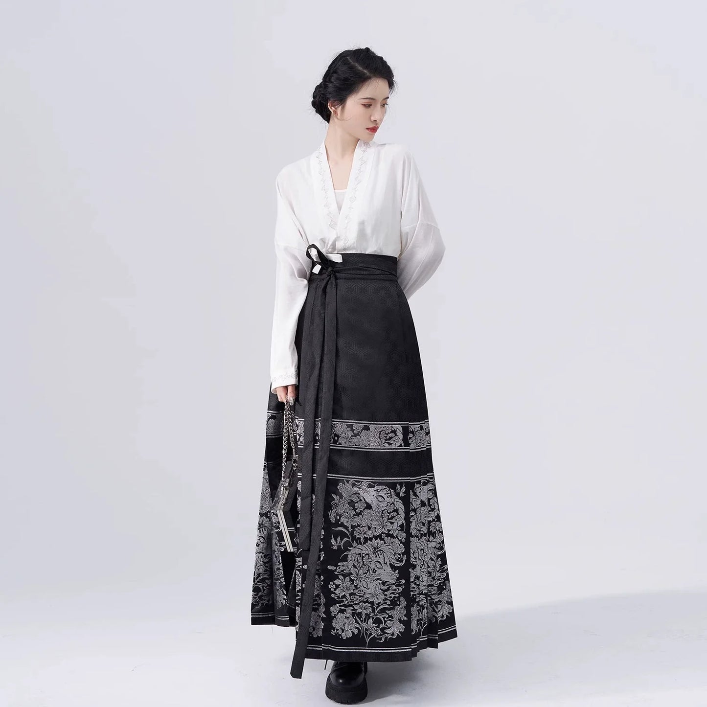 Chinese Long Sleeve Shirt & Mamian Skirt Outfit | Scenic Mountain 山河映画