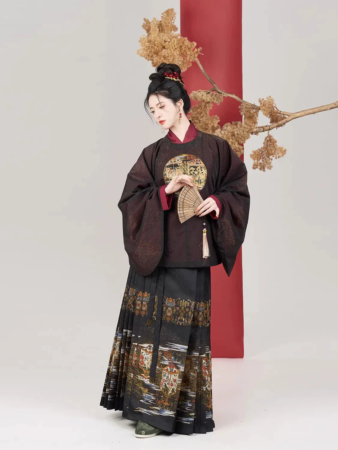 Ming Dynasty Modern Hanfu Mamianqun Outfit - Huadeng 华灯