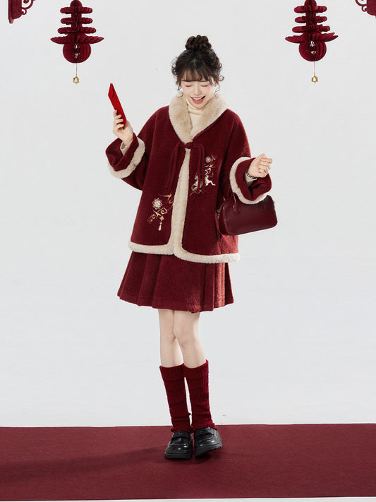Tang Dynasty Dunhuang Museum Red Woolen Coat and Mini Mamian Skirt - Fu Lu Mingchun 福鹿鸣春 (Preorder)