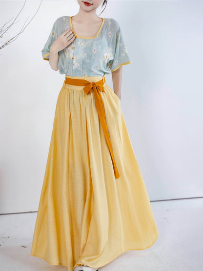 Song Dynasty Modern Hanfu Tencel Cardigan and Elastic Skirt - Little Chrysanthemum 小雏菊 (Preorder)
