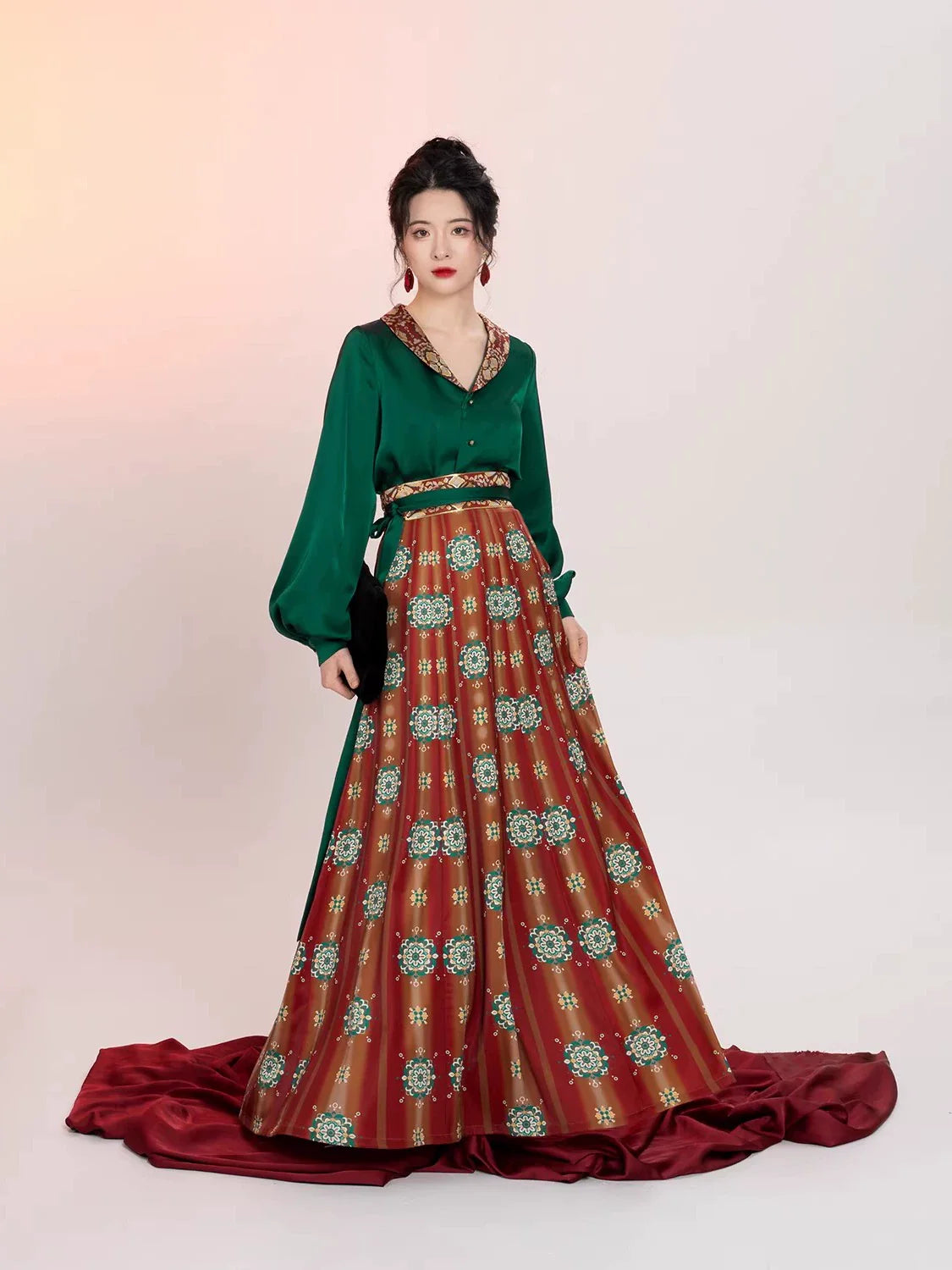 Tang Dynasty Modern Hanfu Set with Round Collar Top and Wrap Skirt - Yanhong 嫣红 (Preorder)