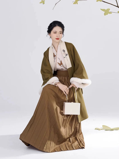 Song Dynasty Modern Hanfu Set with Winged Sleeve Top and Pleated Skirt - Floating Butterfly 浮蝶 (Preorder)