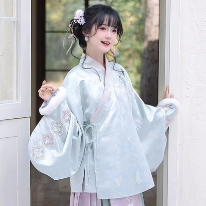 Ming Dynasty Bijia Pipa Sleeve Top & Mamian Skirt for Winter | Plum Blossom Date 赏梅有约