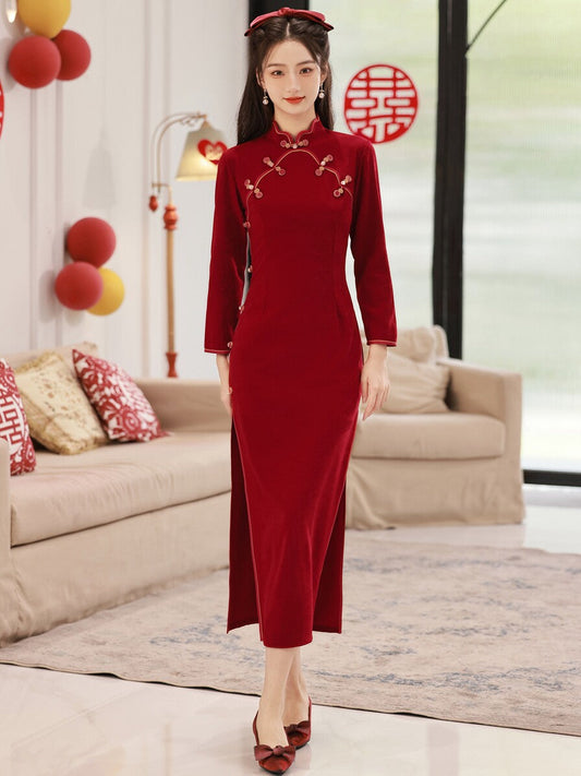 Lovely Rose long sleeve Chinese wedding cheongsam qipao — detail view
