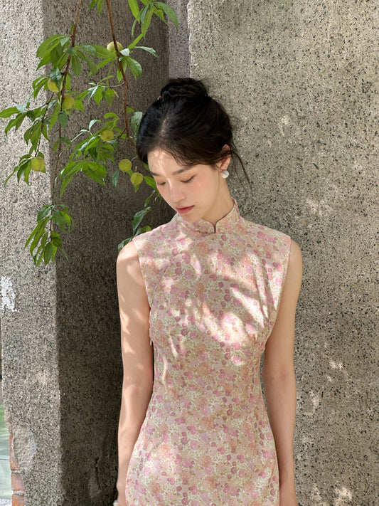 Buji sleeveless cotton retro floral long cheongsam qipao — detail view