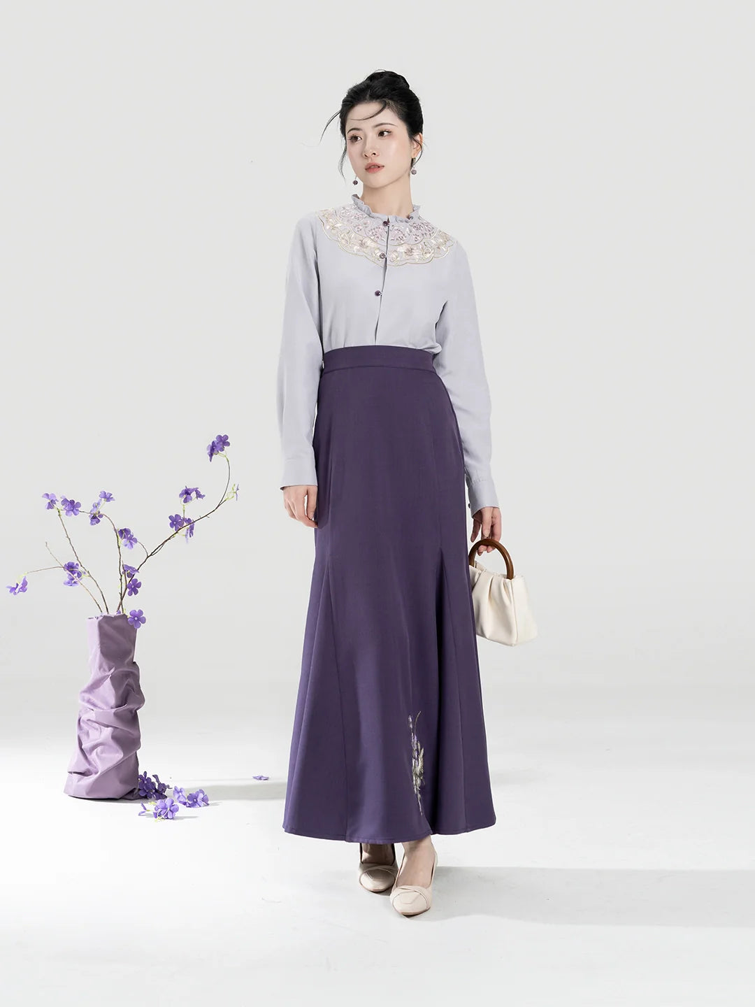 New Chinese Style Women Purple Embroidered Blouse with Fitted Mermaid Skirt - Xianglan 雪香兰 (Preorder)