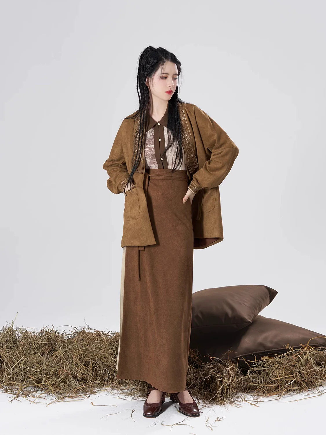 Song Dynasty Modern Hanfu Set with Long Sleeve Top and Spiral Skirt - Urban Nomad 都市游牧 (Preorder)