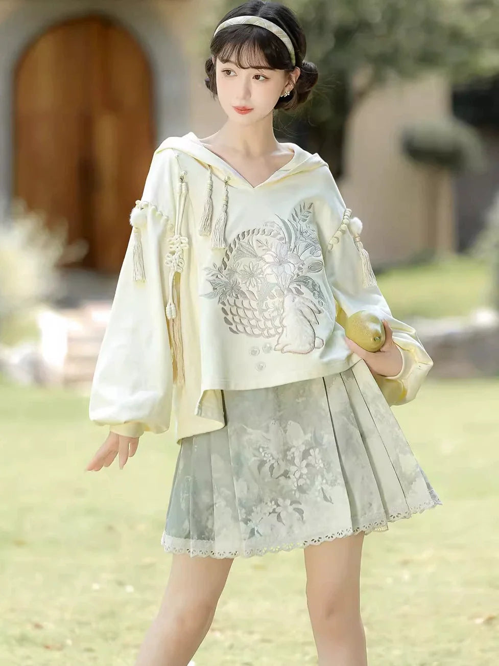 Morning Garden 清晨花园 - Modern Hanfu Daily Wear Hoodie Blouse and Mamian Skirt