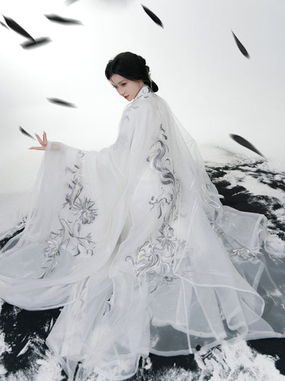 Wei Jin Dynasty Embroidered Qiyao Ruqun Hanfu | Moon Fox 昙花月狐