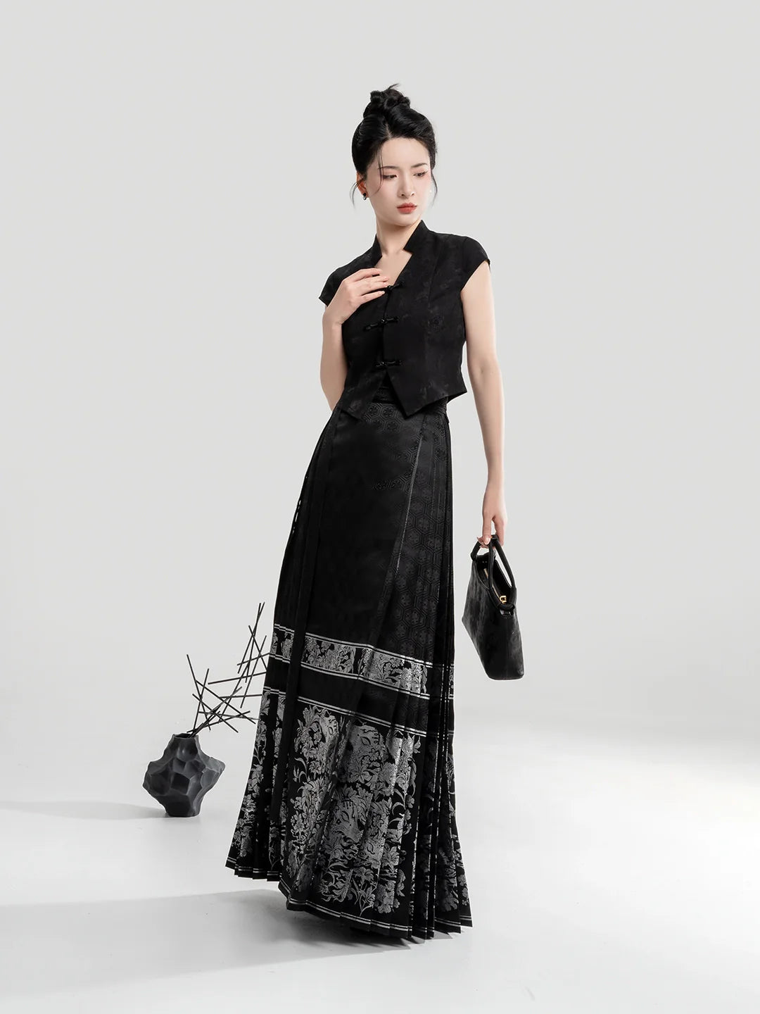 New Chinese Style Women's V Neck Top - Yinyue 吟月 (Preorder)