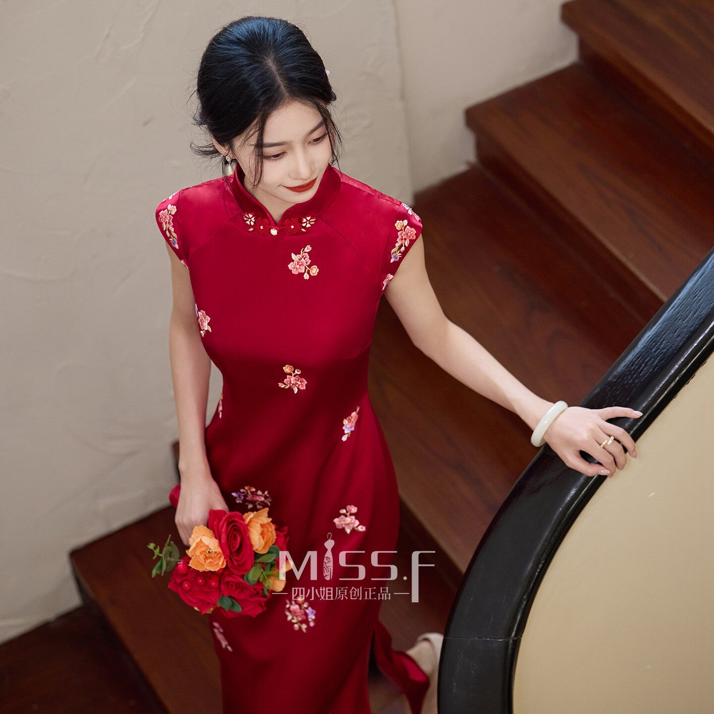 Chinese Wedding Engagement & Tea Ceremony Sleeveless Cheongsam | Jinseliangyuan