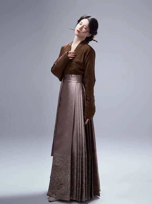 Wang Kongshan Chinese Blouse & Mamian Skirt Outfit - modern Ming-inspired hanfu, detail view