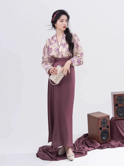 Song Dynasty Modern Hanfu Set with Winged Sleeve Top and Spiral Skirt - Yingying 盈盈 (Preorder)