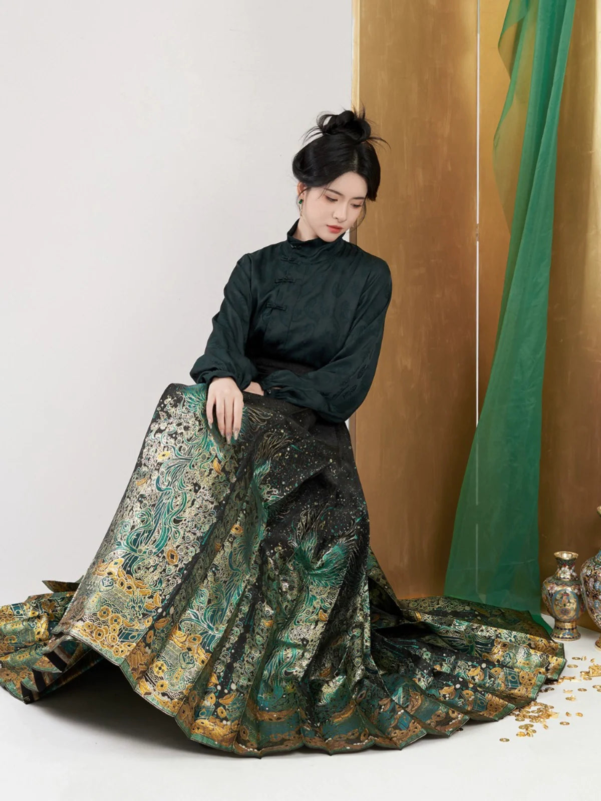 Chinese Blouse & Mamian Skirt Outfit | Bronze Money Tree 青铜摇钱树