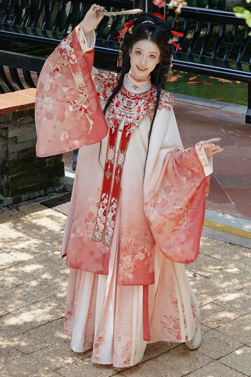 Ming Dynasty Fairytale & Butterflies Hanfu Set | Thousand Rivers Dream 千川一梦
