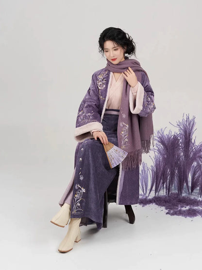 Song Dynasty Modern Hanfu Set with Long Sleeve Top and Spiral Skirt - Canglan Swallow 苍兰燕子 (Preorder)