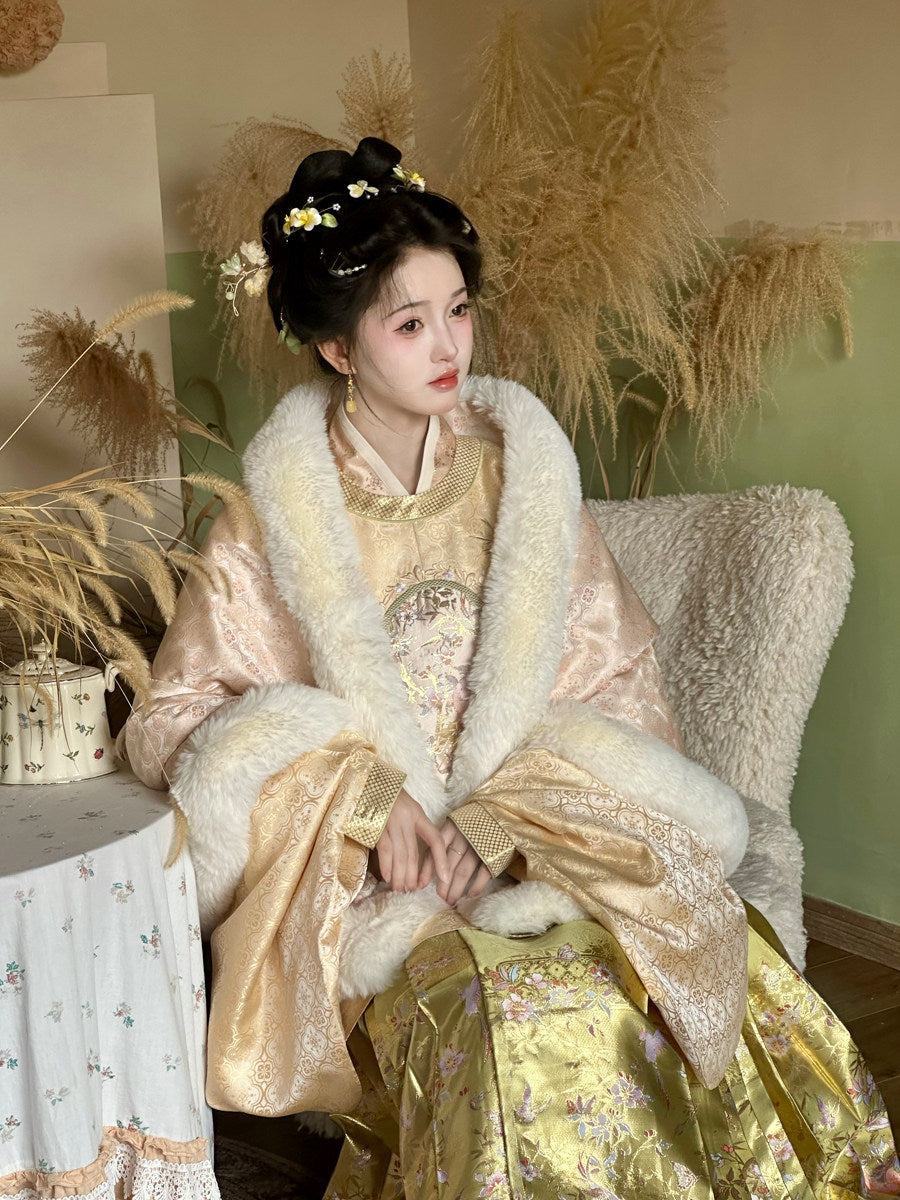 Ming Dynasty Thousand Golden Rays Mamian Skirt Set | Light and Moonfall 榴光月落