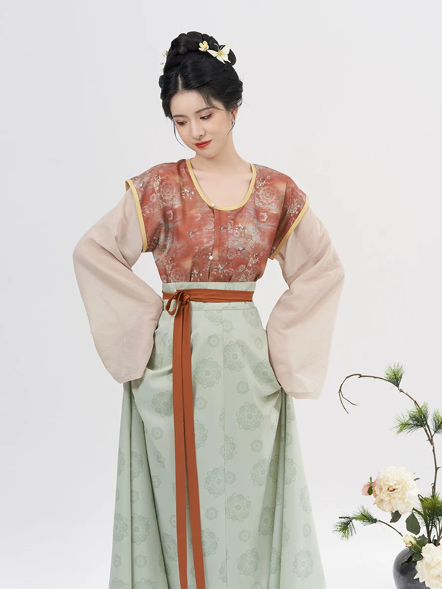 Tang Dynasty Modern Hanfu Set with Beizi Overlay & Flowing Eight-Panel Skirt - Bicheng 碧城 (Preorder)