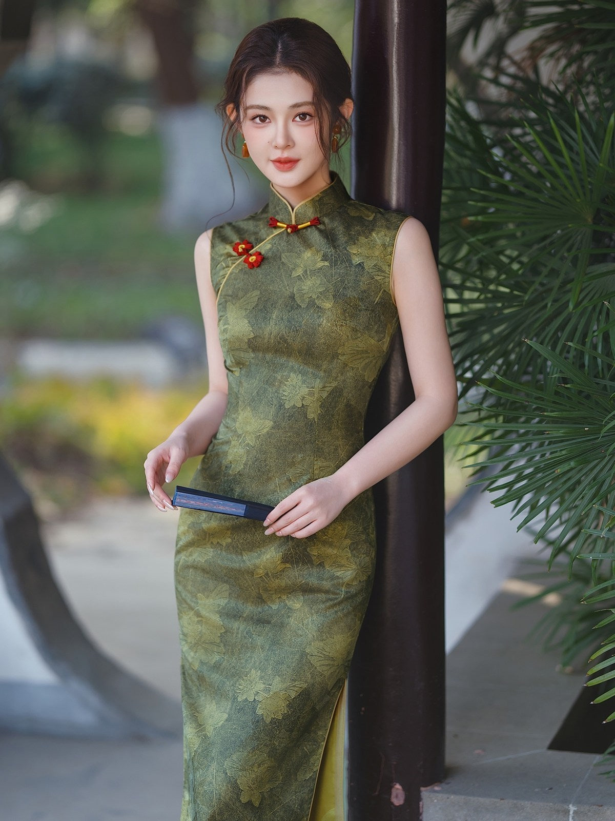 Sleeveless Floral Midi Cheongsam | Forest