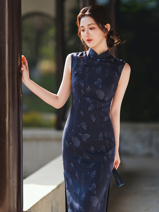 Deep Sea sleeveless floral midi cheongsam qipao — detail view