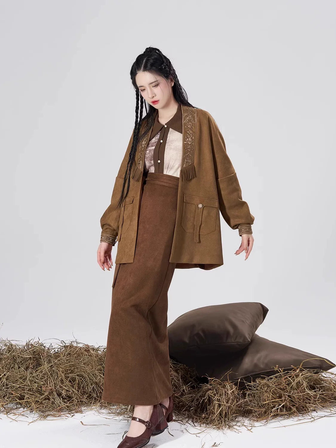 Song Dynasty Modern Hanfu Set with Long Sleeve Top and Spiral Skirt - Urban Nomad 都市游牧 (Preorder)