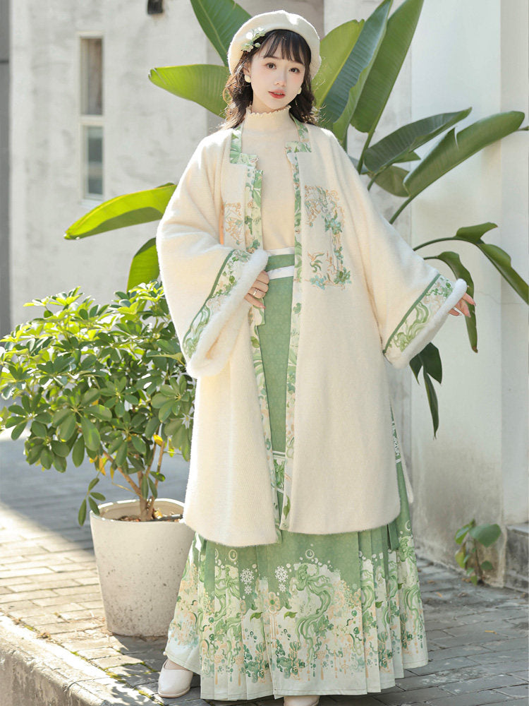 Ming Dynasty Velvet Embroidered Square Collar Cardigan with Printed Mamian Skirt | Winter Warm Sun 冬日暖阳