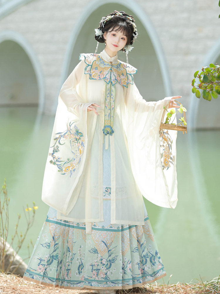 Ming Dynasty Summer Hanfu Set with Robe & Mamian Skirt | Huayao 兰花瑶