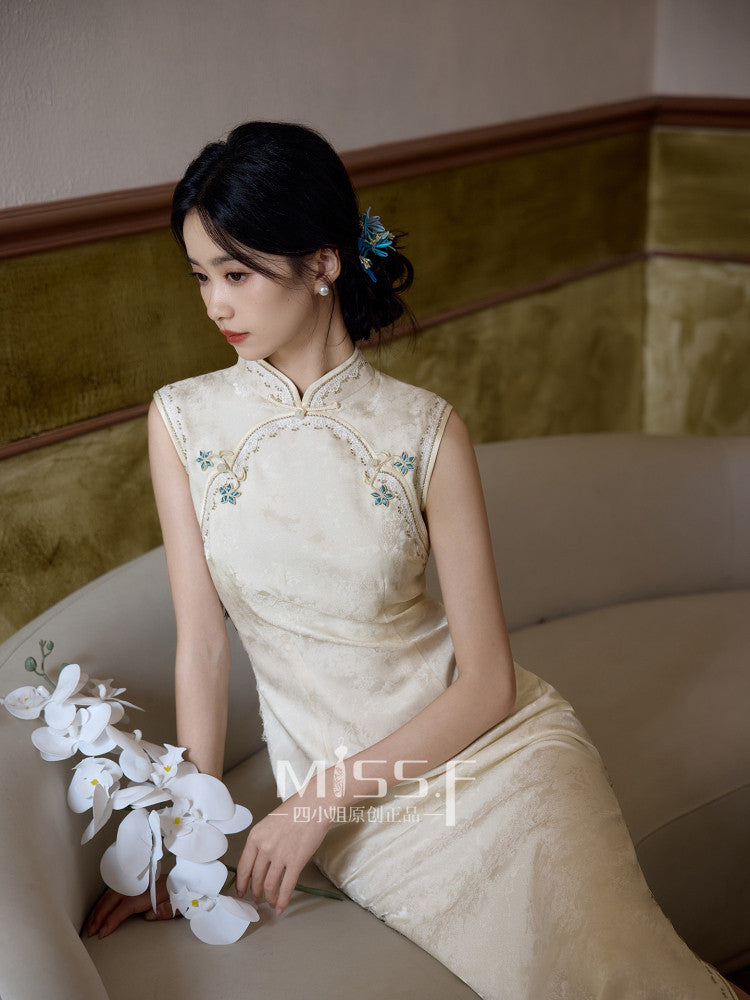 Sleeveless Floral Long Cheongsam | Qiaoyue