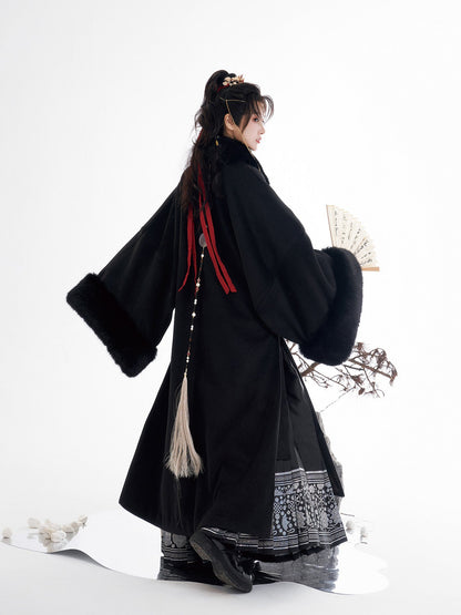 Ming Dynasty Warrior Wuxia Style Fur Coat & Mamian Skirt | Haiyan Heqing 海晏河清