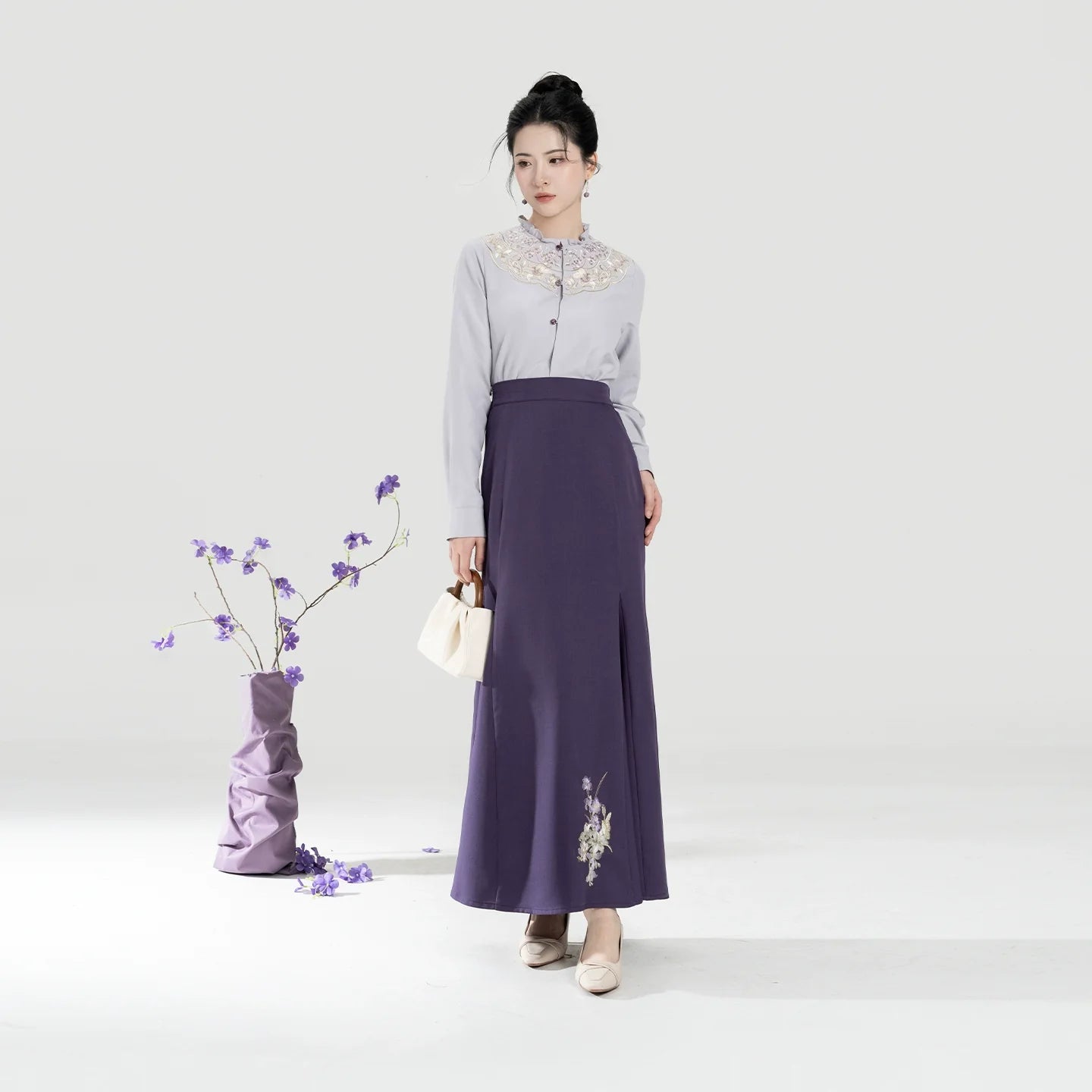 New Chinese Style Women Purple Embroidered Blouse with Fitted Mermaid Skirt - Xianglan 雪香兰 (Preorder)