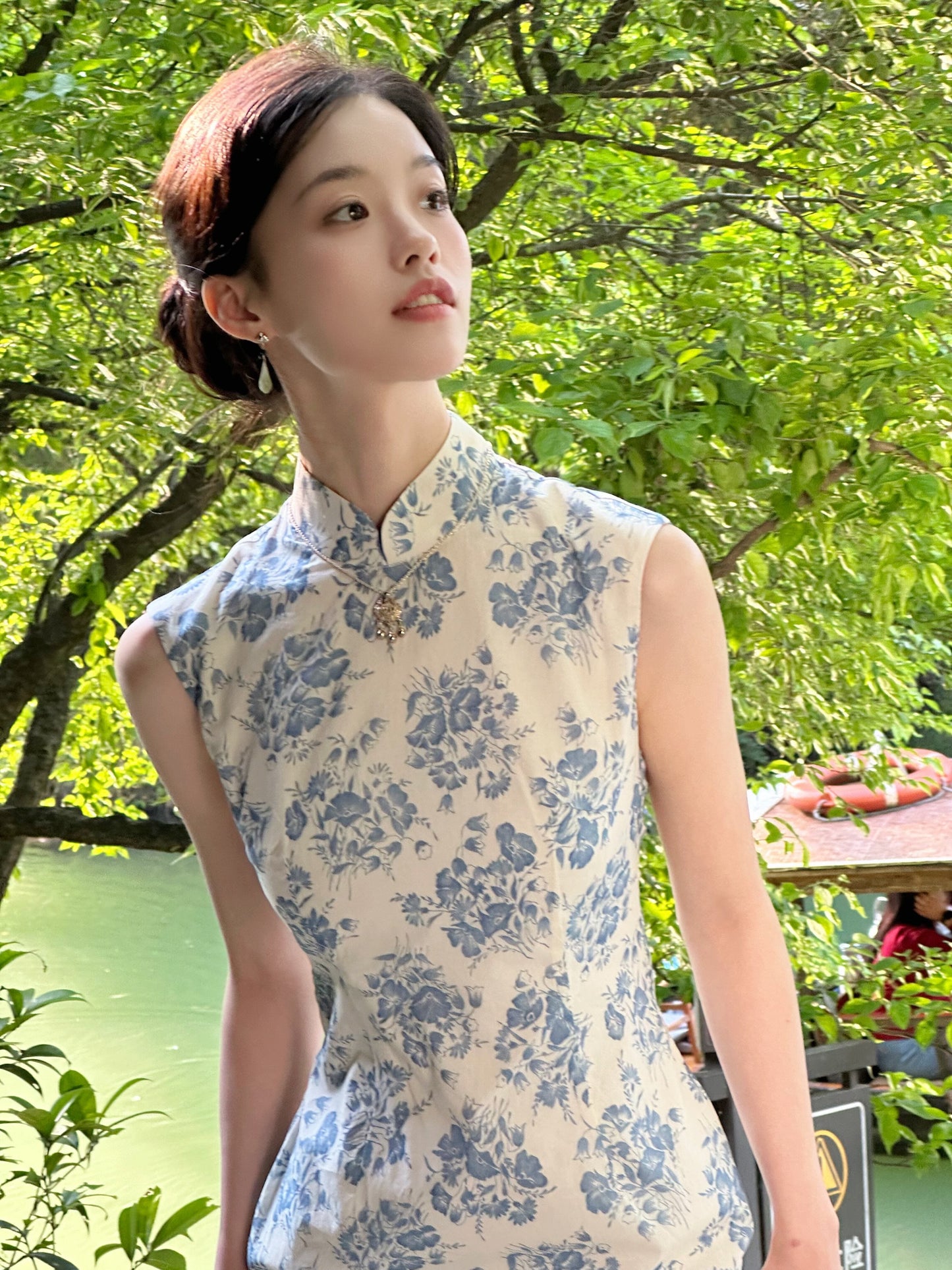 Sleeveless Cotton Porcelain Print Long Cheongsam | Forget Summer