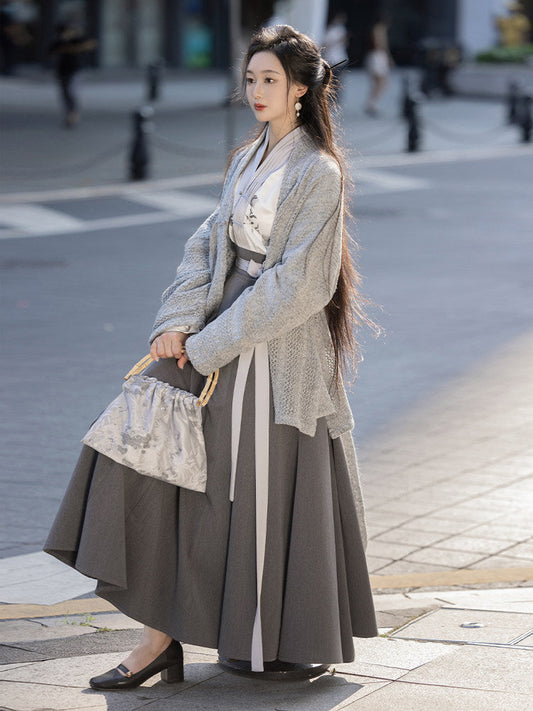 New Chinese Style Hanfu Winged Sleeve Top and Wrap Skirt - Yiliang 一两 (Preorder)