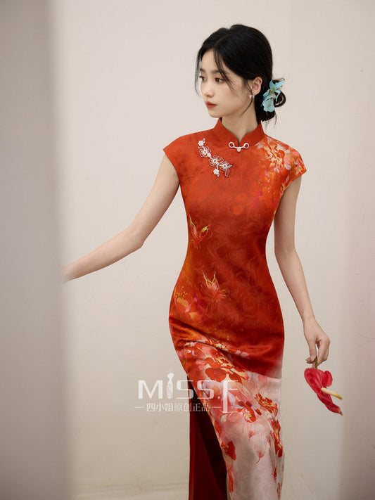 Hongluan short sleeve Chinese wedding cheongsam qipao — detail view