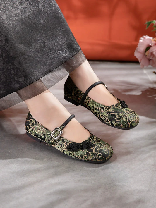 Bella - traditional Chinese style hanfu shoes — side profile