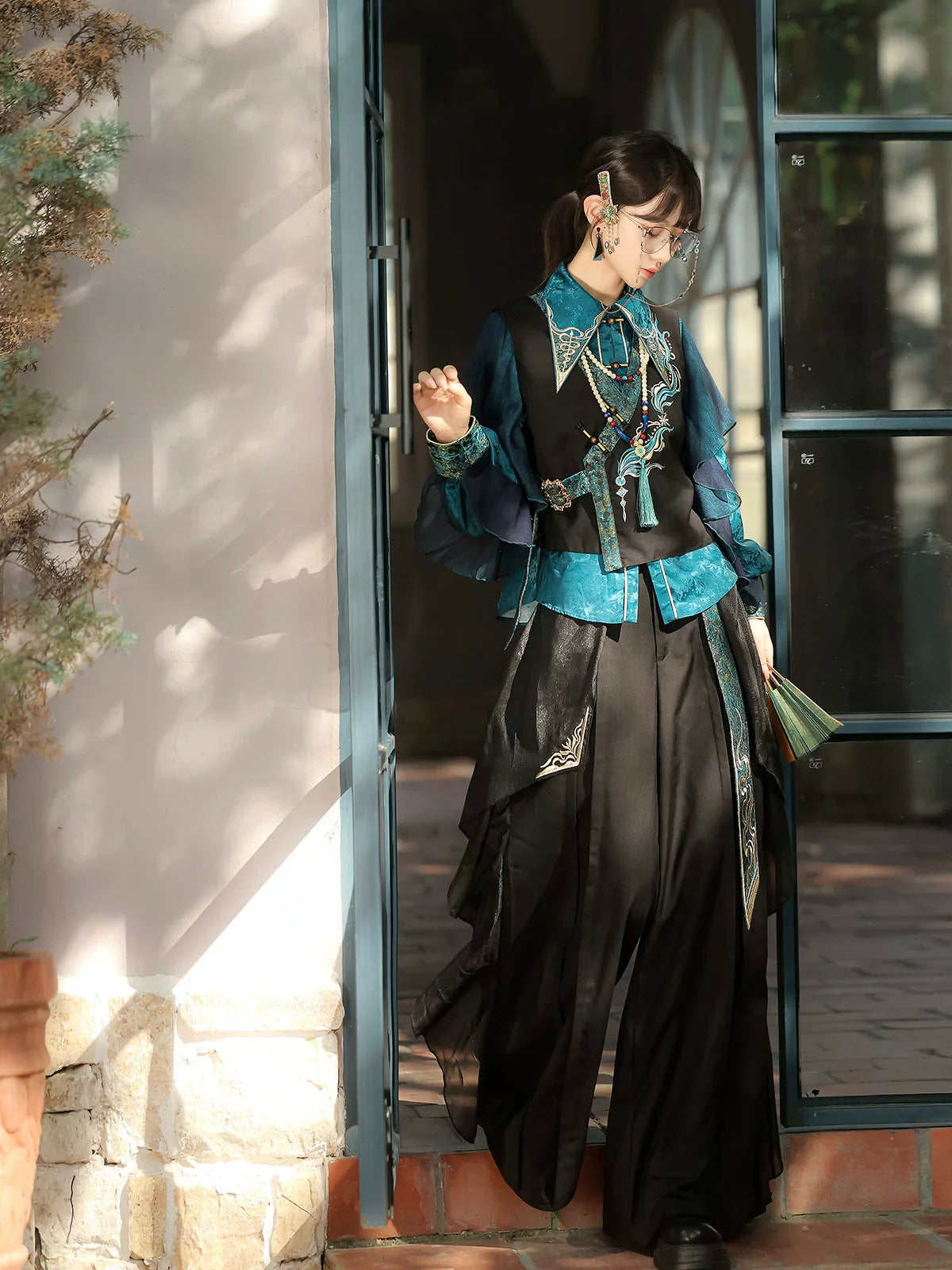 Qingluan Yu 青鸾羽 - New Chinese Style Retro Han Elements Vest, Blouse and Pants Outfit for Women