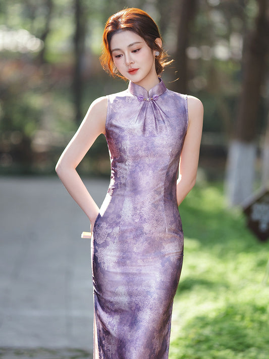 Resonate sleeveless violet long cheongsam qipao — detail view
