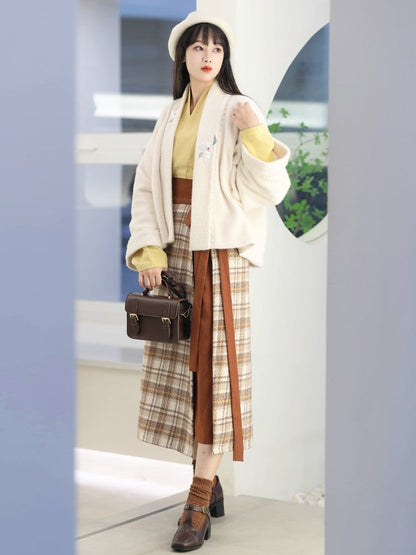 Song Dynasty Modern Hanfu Winter Plaid Spiral Skirt - Fried Chestnuts 糖炒栗子 (Preorder)