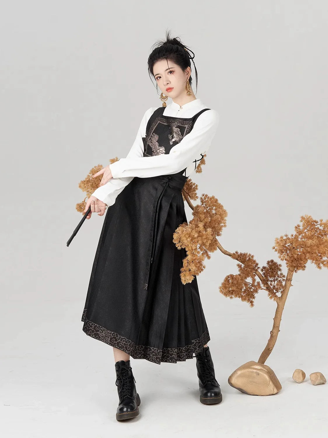 Ming Dynasty Modern Hanfu Mamianqun Outfit - Jinwu 金乌